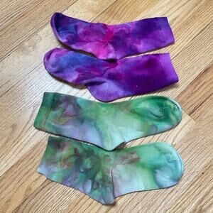 Two pairs of ladies' tie dyed ankle socks size 5-9